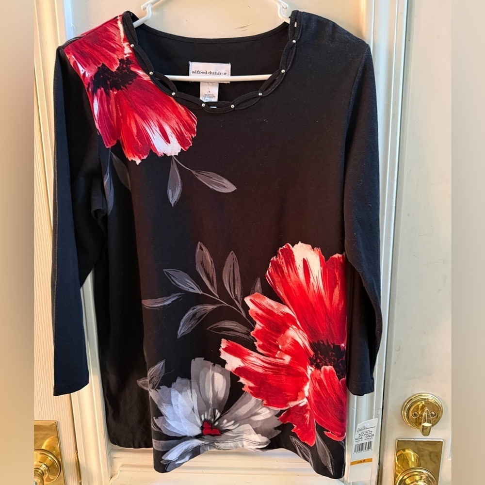 NWT Alfred Dunner “Walk on the Wild Side" Red & Black Poppy Print